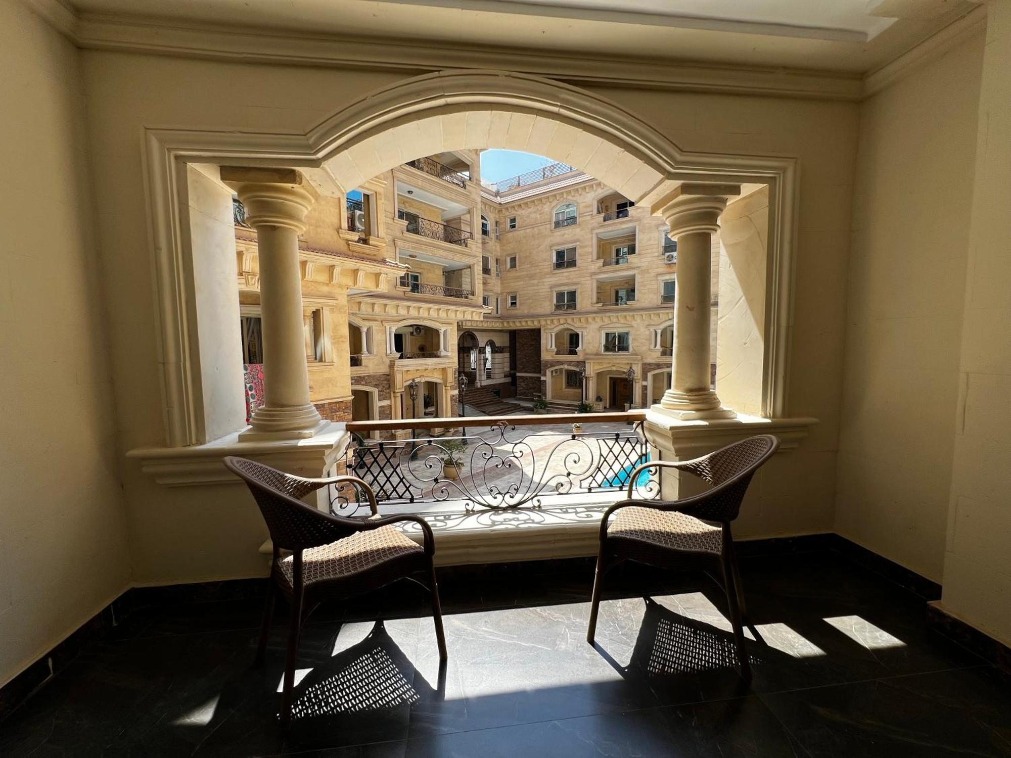Onyx Pyramids Boutique Hotel Al Kawm al Akhdar Exteriör bild