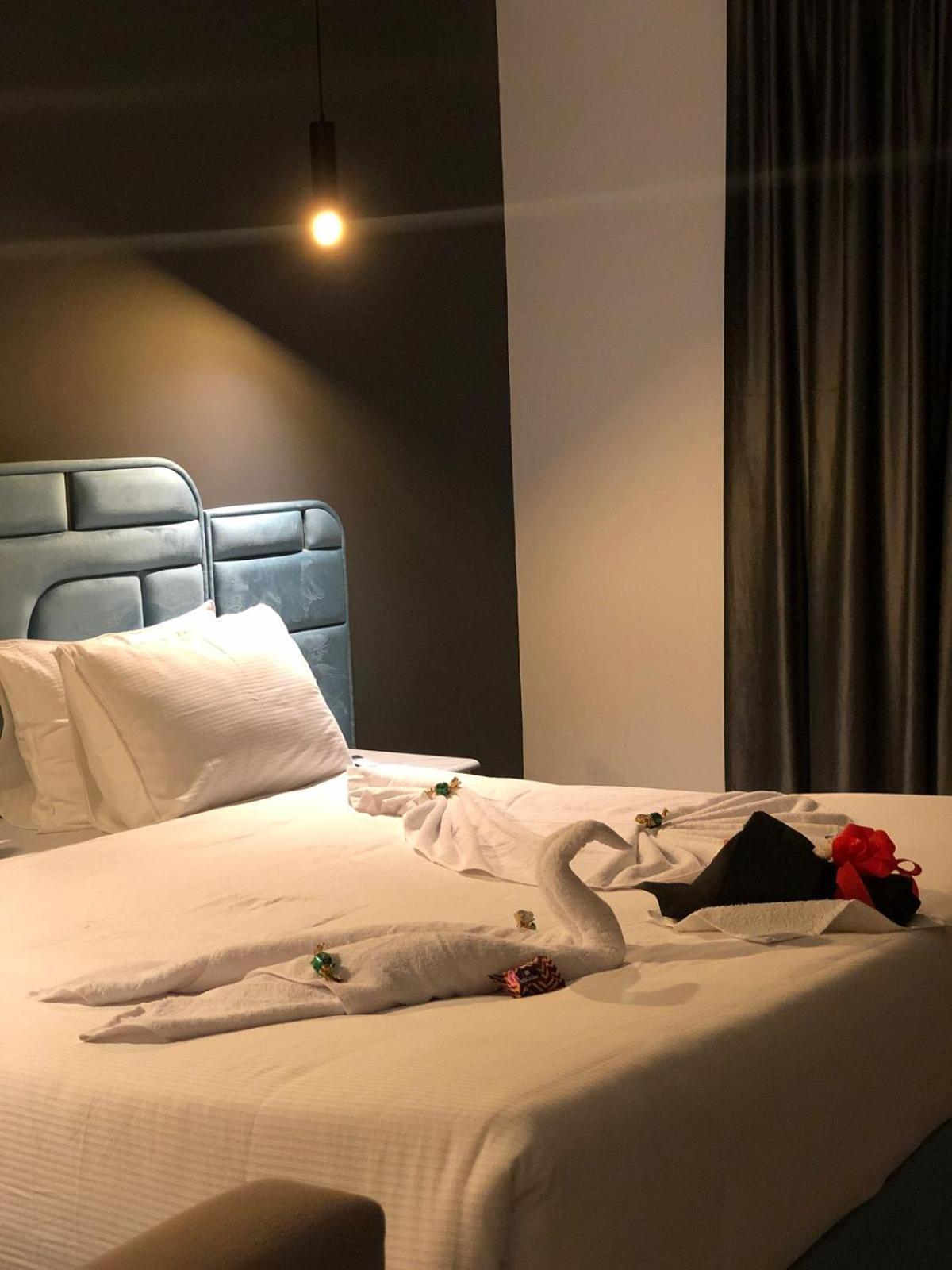 Onyx Pyramids Boutique Hotel Al Kawm al Akhdar Exteriör bild